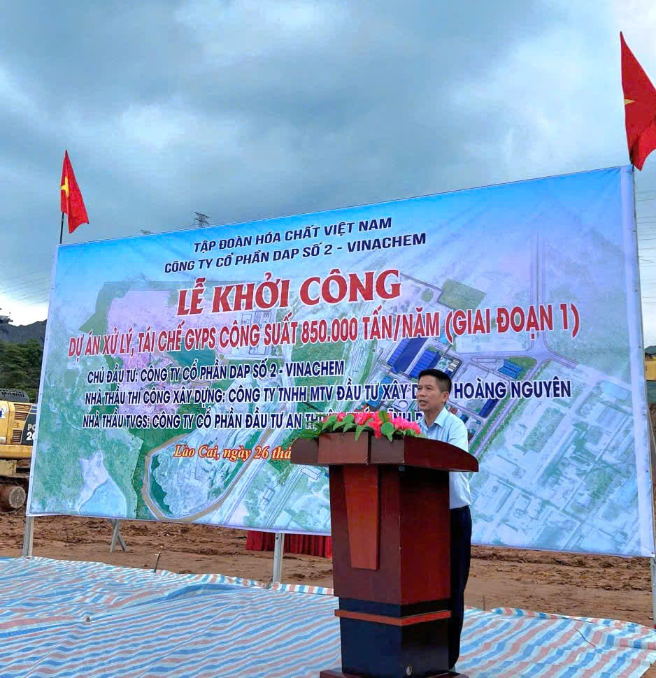 Ông Vũ Việt Tiến, Tổng Giám đốc Công ty CP DAP số 2 - Vinachem: Công ty sẽ tạo điều kiện thuận lợi nhất để nhà thầu thi công hiệu quả, an toàn, đúng tiến độ và đạt chất lượng cao nhất